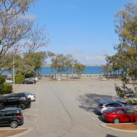 Hillarys Marina Apartment Перт Екстер'єр фото