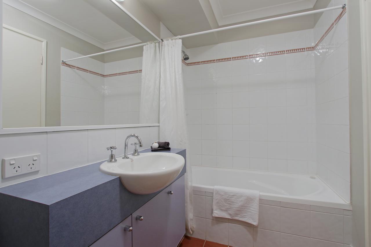 Hillarys Marina Apartment Перт Екстер'єр фото