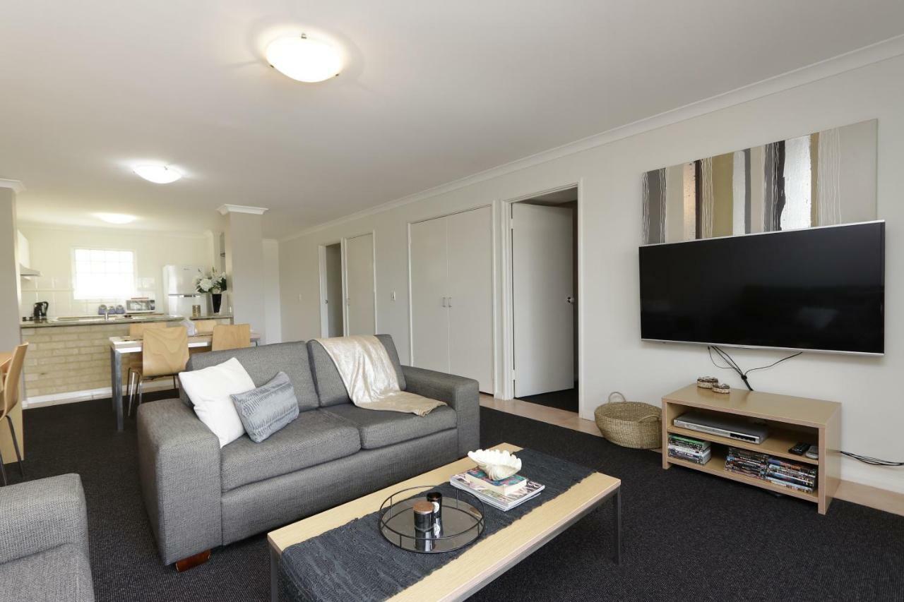 Hillarys Marina Apartment Перт Екстер'єр фото