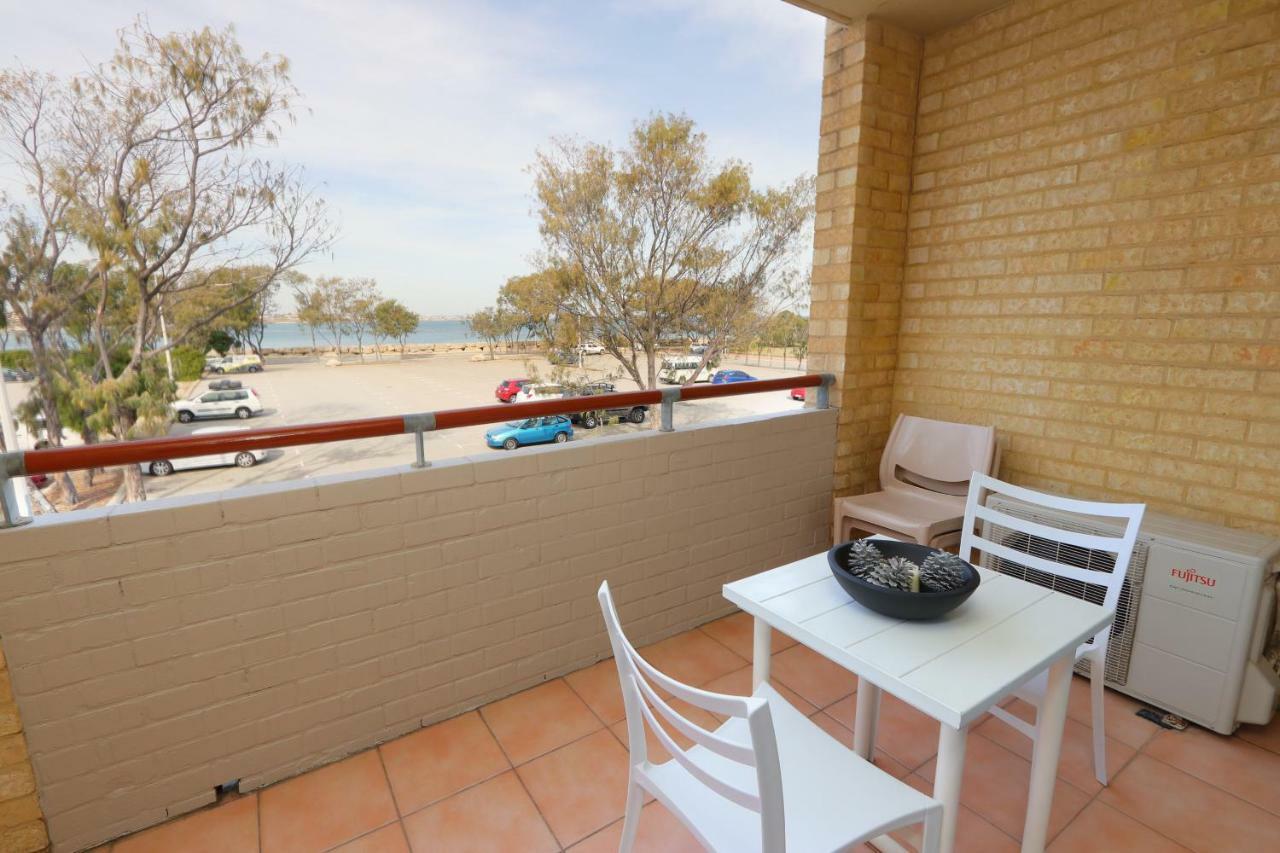Hillarys Marina Apartment Перт Екстер'єр фото