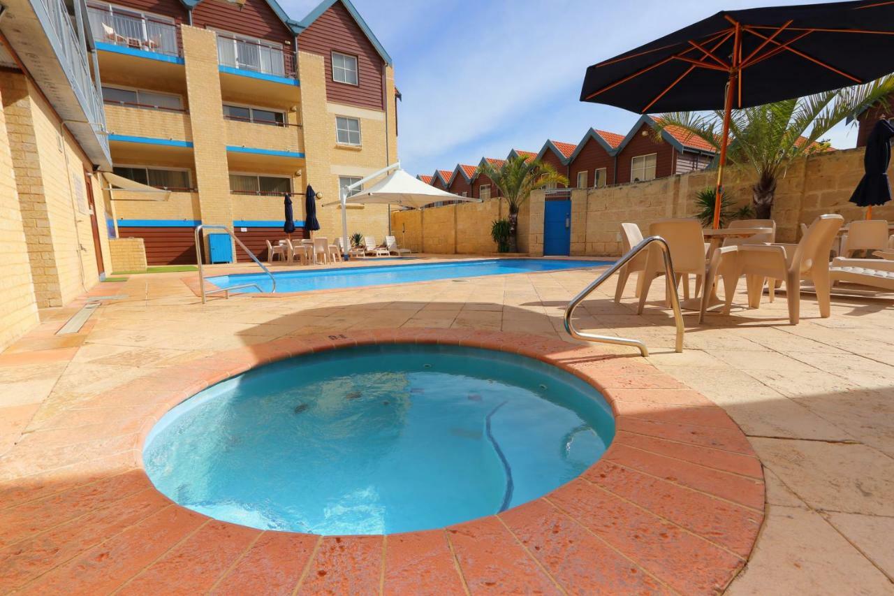Hillarys Marina Apartment Перт Екстер'єр фото